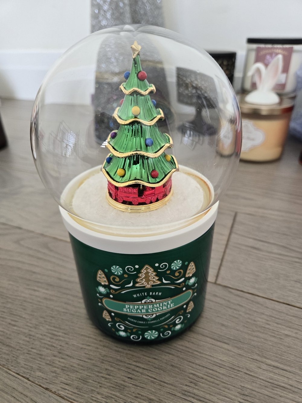 White Barn Green Christmas Tree Snow Globe Candle - Peppermint Sugar Cookie